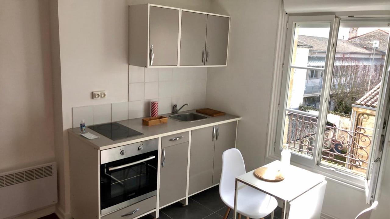Ferienwohnung Le Printemps De Melusine Niort Exterior foto